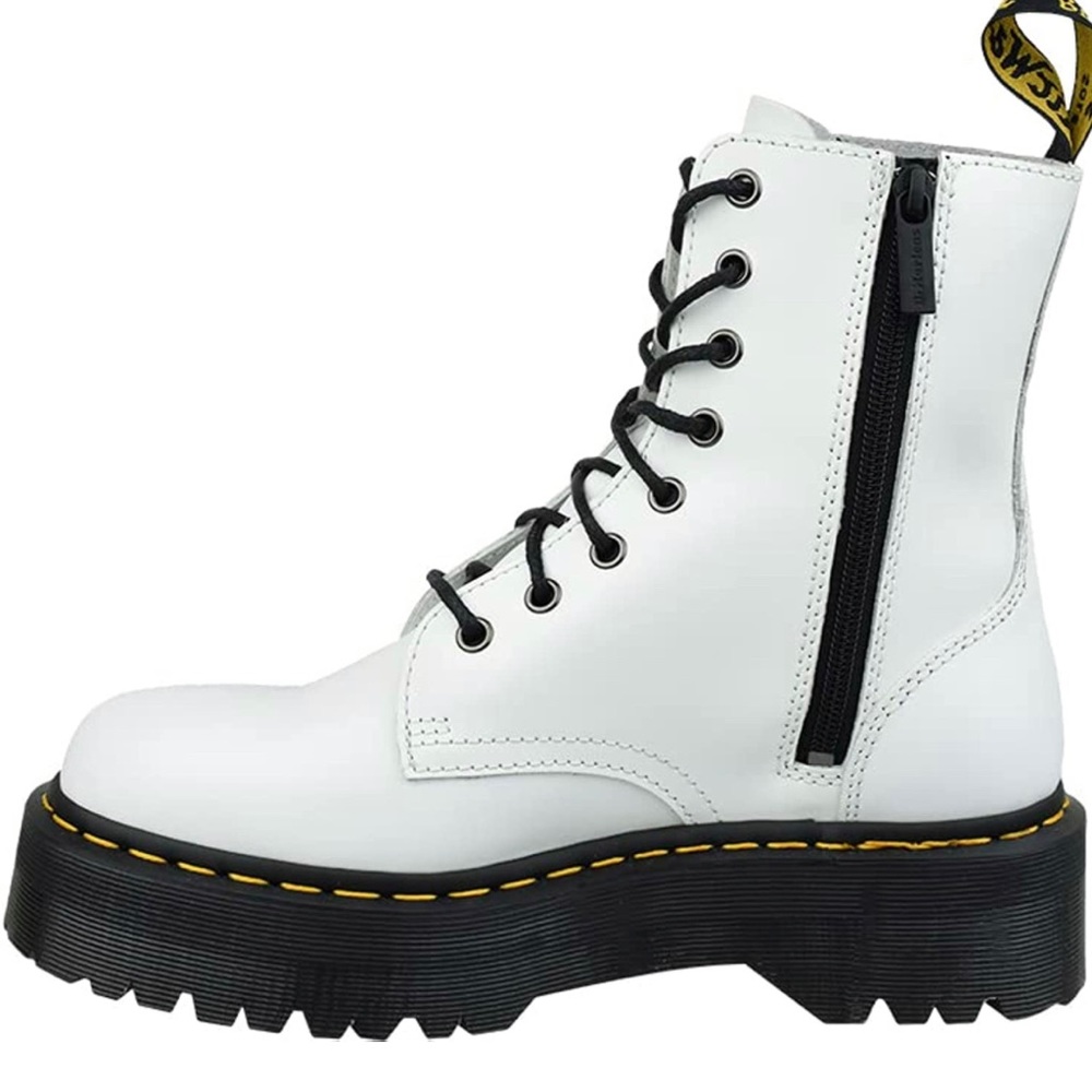 Doc Martens Jadon 8-Eye side-zip, platform boot in white WORN ONCE